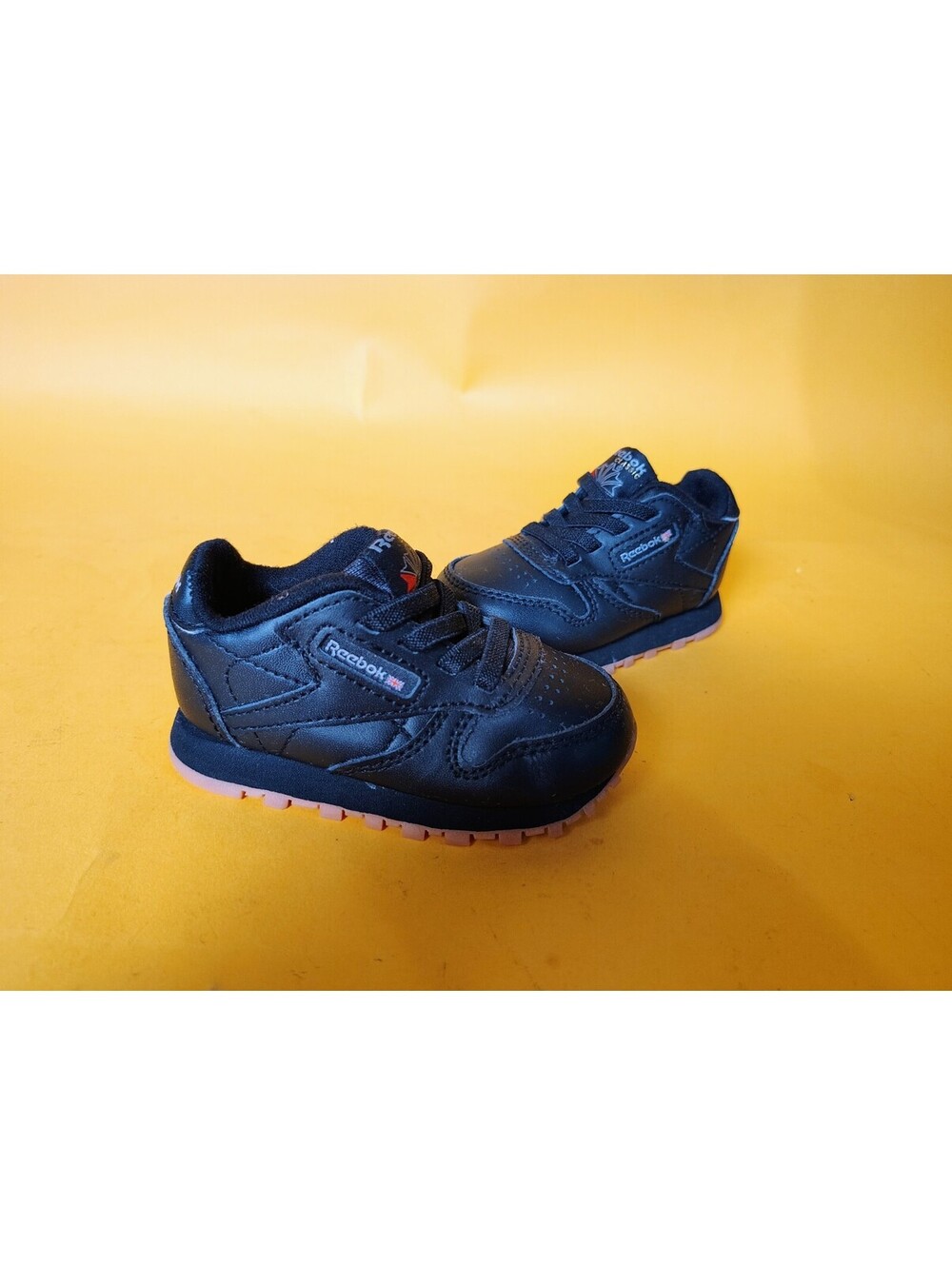 NWOT Reebok Classic Leather Black Gum Toddler Running Shoes Size 4 12A501 Retro